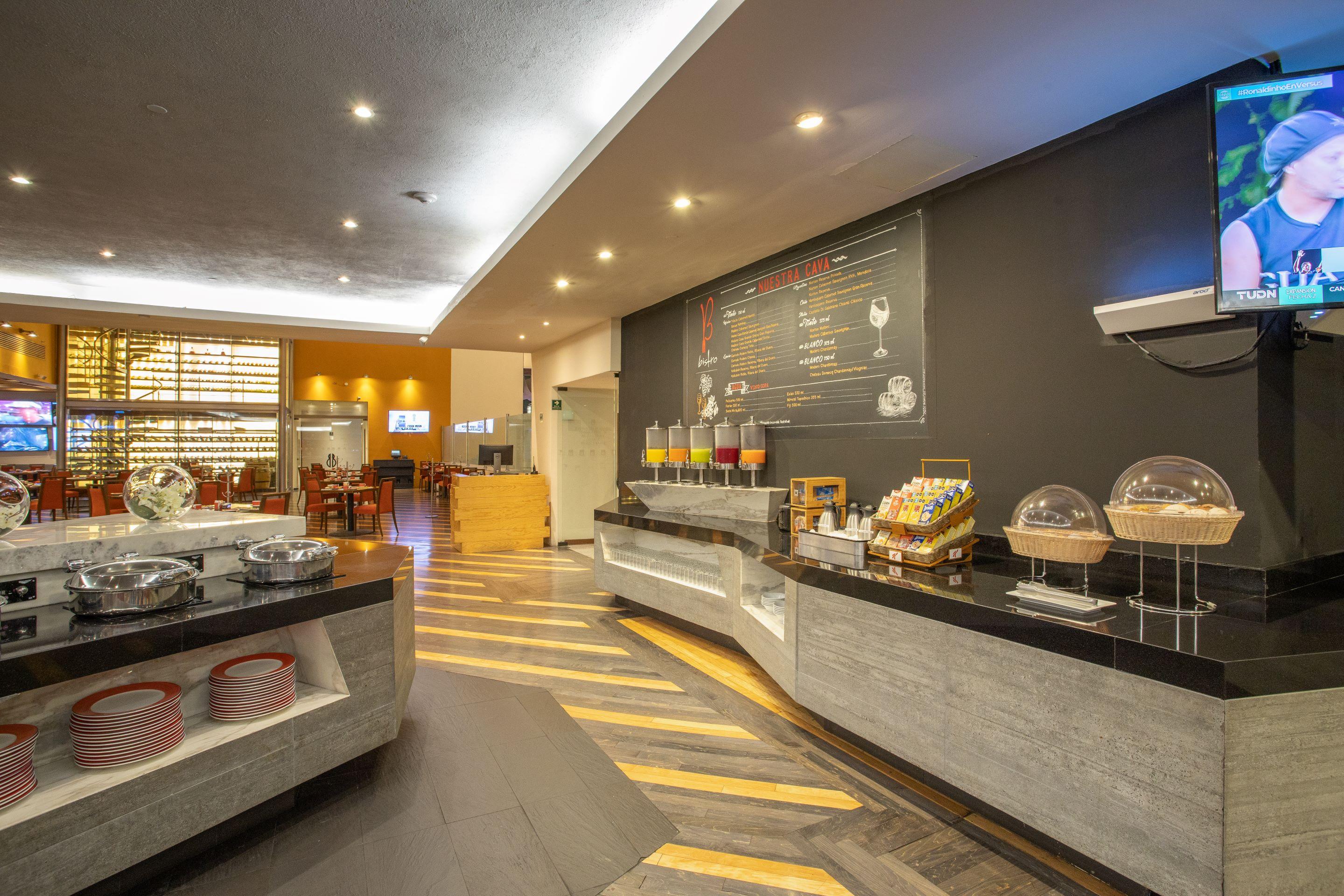 Hotel Camino Real Monterrey San Pedro Garza Garcia Esterno foto The lounge at the airport