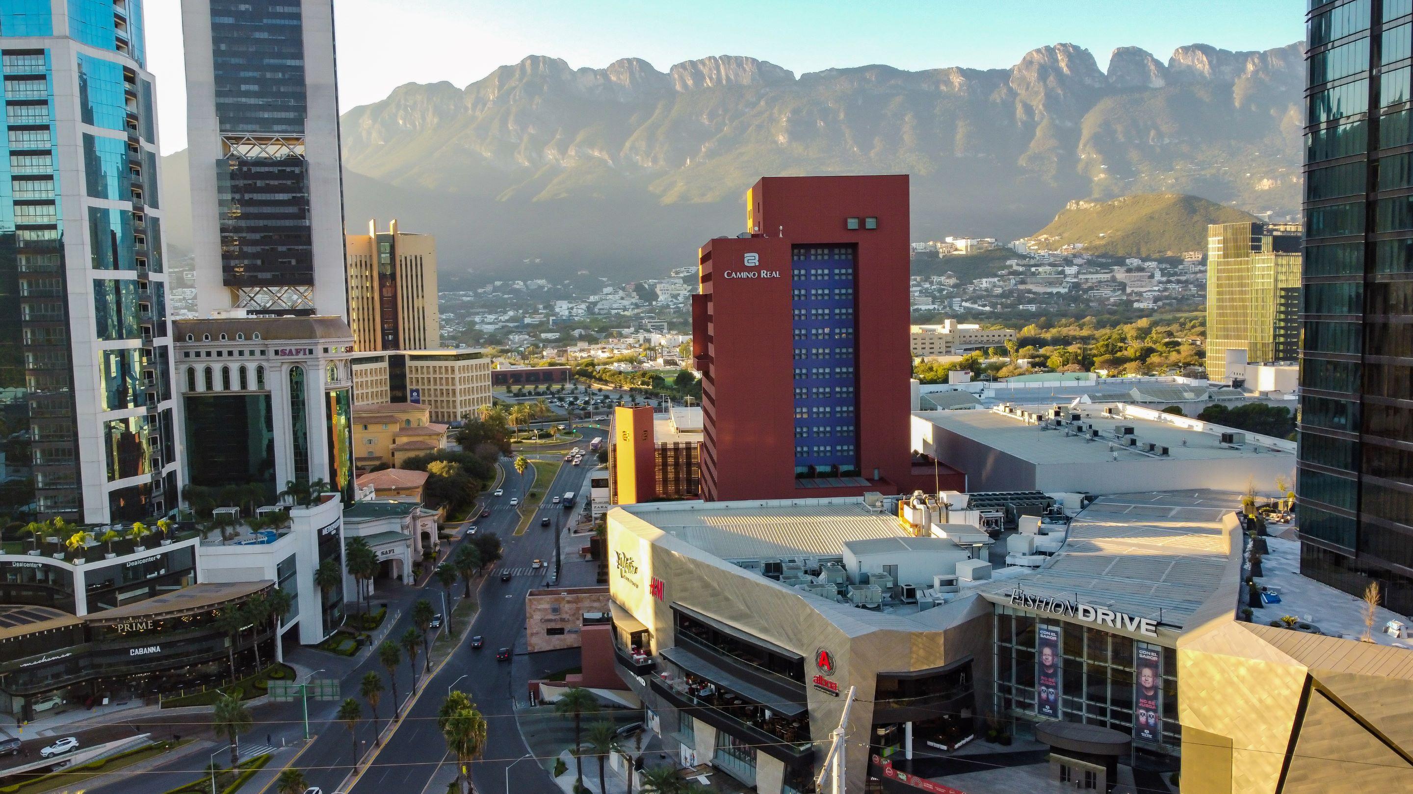 Hotel Camino Real Monterrey San Pedro Garza Garcia Esterno foto El Paso skyline