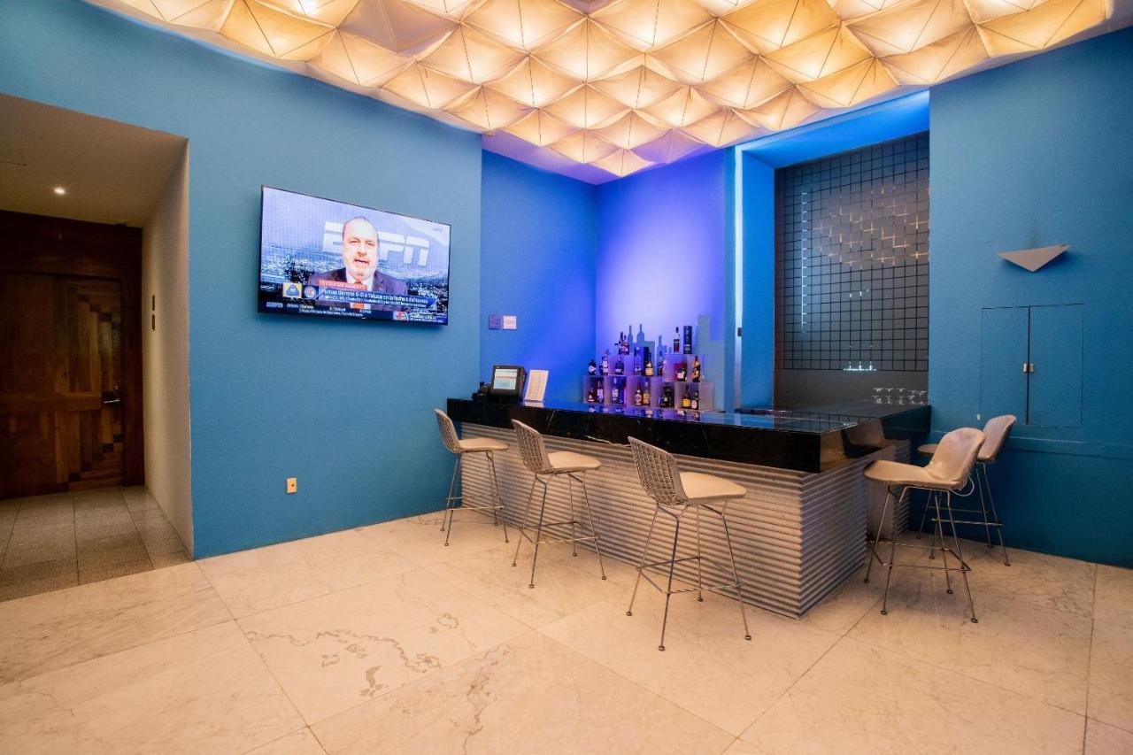Hotel Camino Real Monterrey San Pedro Garza Garcia Esterno foto The bar at the 2016 Democratic National Convention